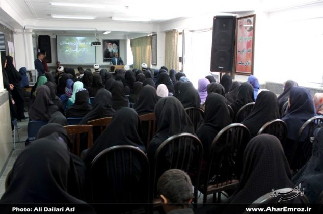 تصویری/ همایش حجاب و عفاف در مجتمع فرهنگی کمیته امداد اهر