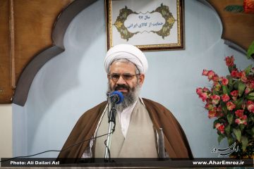رهبر انقلاب شعار سال را “رونق تولید” انتخاب کردهاند که همچنان در رابطه با بحثهای اقتصادی است