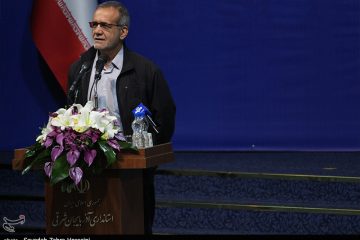 پزشکیان: نمیشود استاندار معرفی کرد ولی اختیارات نداد/ آمریکا تنها جایی را که نشانه رفته، از بین بردن اقتصاد و تجارت است