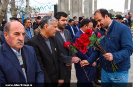 تصویری/ غبارروبی و عطرافشانی مزار شهیدان به مناسبت روز بزرگداشت شهدا