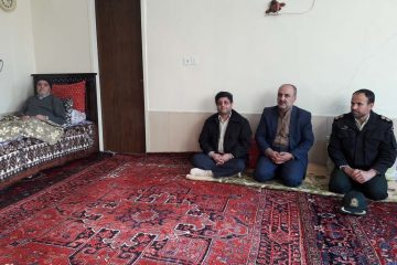 دیدار با جامعه ایثارگری باعث افتخار مسئولین است