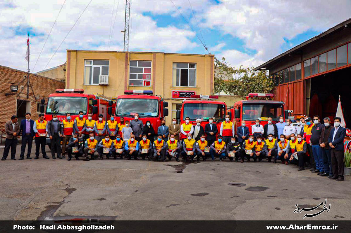 تصویری/ تجلیل از کادر سازمان آتشنشانی و خدمات ایمنی شهرداری اهر