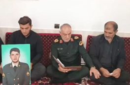 دیدار جانشین فراجا با خانواده شهید جنگ تحمیلی ۱۲ روزه در هوراند