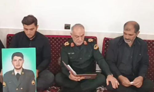دیدار جانشین فراجا با خانواده شهید جنگ تحمیلی ۱۲ روزه در هوراند