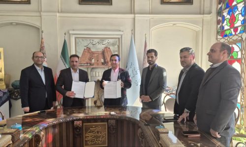 بقعه شیخ شهاب الدین اهری نورپردازی می شود