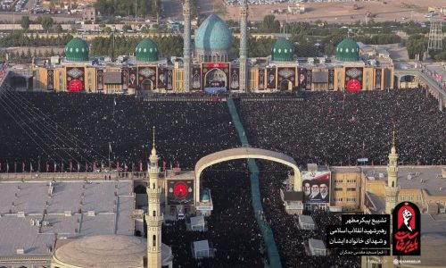 بدرقه پیکر قائد شهید در قم با حضور انبوه عاشقان و سوگواران