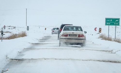 برف و کولاک شدید جاده اهر – تبریز  را فرا گرفت