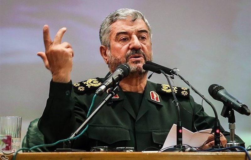 احدی از پاسداران و فرماندهان سپاه حق دخالت سیاسی و جناحی در انتخابات را ندارند