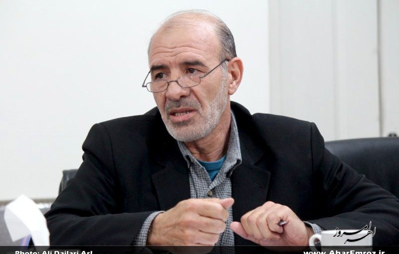 عده‌ای غیرانقلابی با پول می‌خواهند خود را در نظام بالا بکشند