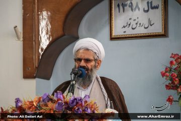 نماز جمعه رزمایش و تمرین جریانسازی فرهنگ ولایت در جامعه/ تقویت آگاهیهای مردم و روحیه جمعگرایی از دستاوردهای نماز جمعه است