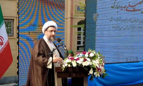 امام جمعه تبریز: دختران با تحصیل به مراتب بالای مدیریت خانه و خارج از خانه می رسند