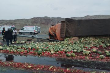 واژگونی کامیون در جاده اهر – تبریز ۲ مصدوم به بیمارستان منتقل شدند