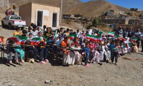 توزیع ۲۰۰۰ بسته نوشت‌افزار در مناطق عشایری اهر